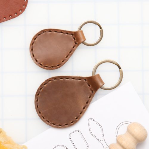 DIY-Key-Fob-Leather-Kit-Oval-Fun__06637.1585329183.1280.1280__85398